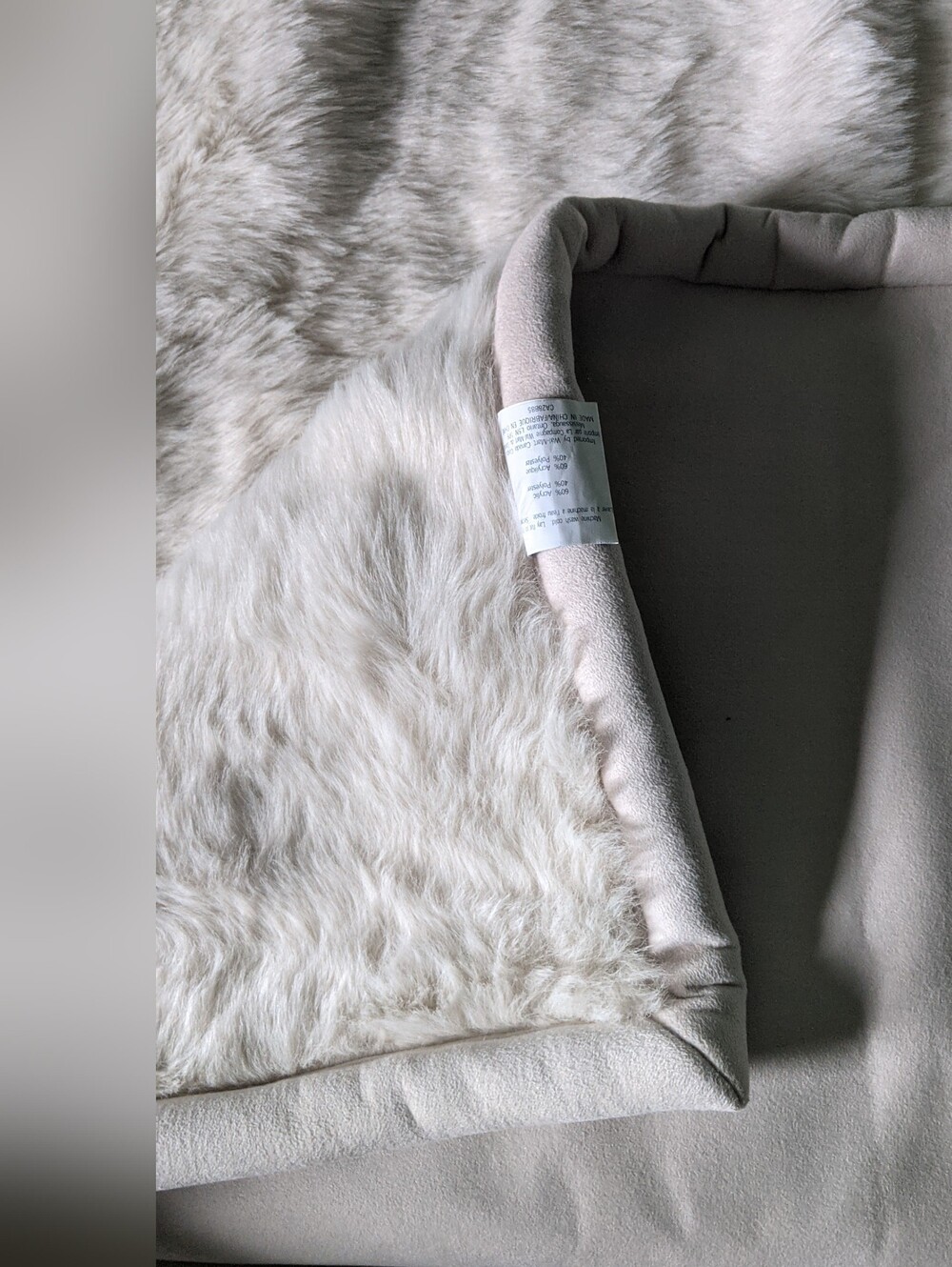 Cozy faux fur throw blanket